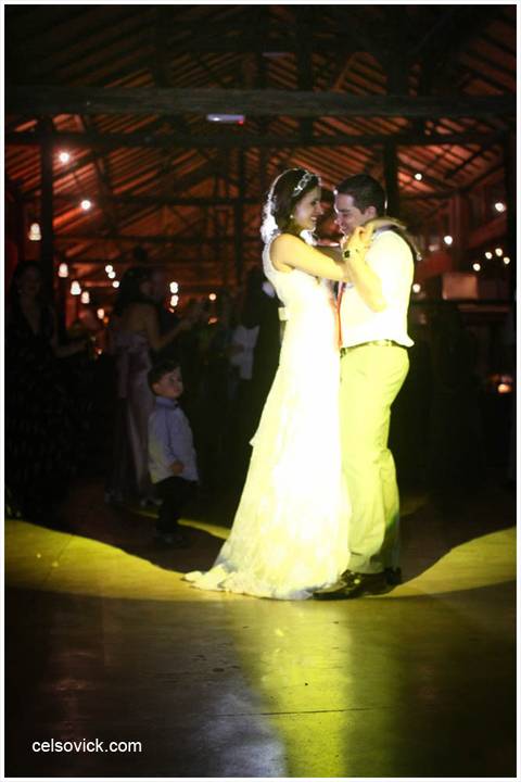 Casamento da Vanessa e Célio| Realizado no Espaço Vila Real - cidade de Embu das Artes | Fotos Vinícius Nakashima | Estúdio Celso Vick | Fotografia espontânea @celsovick'