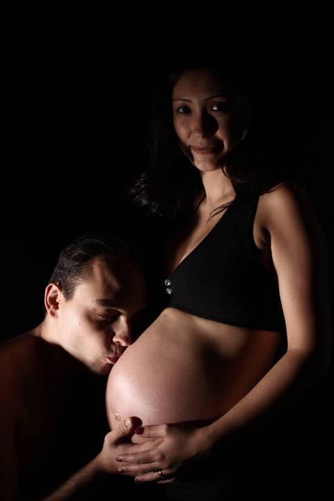 fotos de grávidas e gestantes no estúdio'
