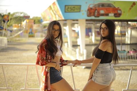 Fotos espontâneas Debitantes 15 anos no parque em São Caetano do Su'