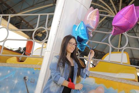 Fotos espontâneas Debitantes 15 anos no parque em São Caetano do Sul'