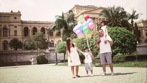 ensaio fotográfico externo com a família, parque da independência e museu do ipiranga'