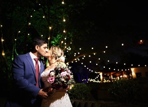 Fotos do Casal no Buffet Espaço Cantareira Mairiporâ São Paulo'