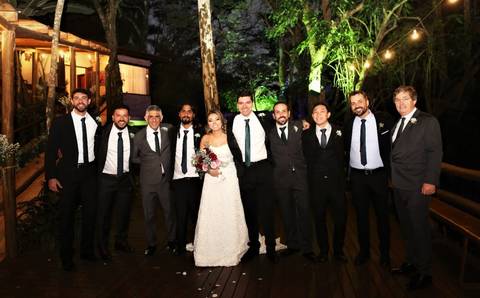 pais e padrinhos Fotos do Casal no Buffet Espaço Cantareira Mairiporâ São Paulo'