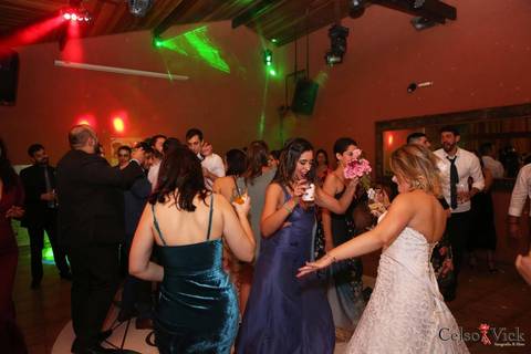 foto dança Casamento no espaço Cantareira em Mairiporâ São Paulo, Serra da Cantareira '
