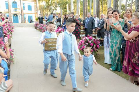 daminhas e pajens Fotos de Casamento Fazenda Santa Bárbara em Itatiba São Paulo | Fotografias na Fazenda Santa Bárbara | Fotografando na Fazenda Santa Barbara | Fotos de Celso Vick na Fazenda Santa Barbara Itatiba São Paulo. '