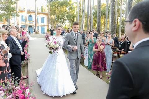 entrada da noiva Fotos de Casamento Fazenda Santa Bárbara em Itatiba São Paulo | Fotografias na Fazenda Santa Bárbara | Fotografando na Fazenda Santa Barbara | Fotos de Celso Vick na Fazenda Santa Barbara Itatiba São Paulo. '