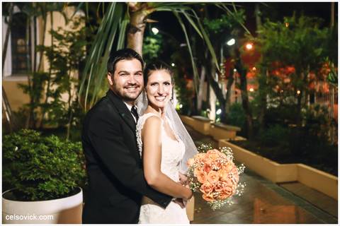 fotos no jardim da Igreja de São José do Ipiranga fotografia de Casamento '