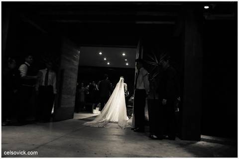 fotografias da entrada da noiva Sítio São Jorge e espeço Vdara Varanda e jardim secreto em são bernardo do Campo '