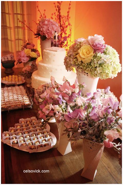 mesa decorada no fotos do ensaio do casal no Buffet Grande Ville em Santo André, ABC Paulista'