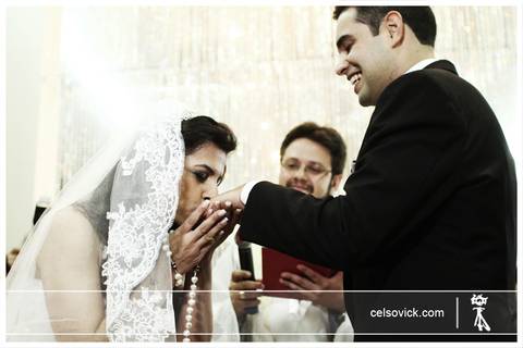 foto das alianças na Cerimonia de Casamento realizada no Samyr Buffet em São Caetano do Sul'