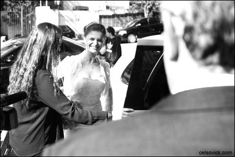 chegada da noiva foto Cerimônia de casamento na Capela da PUC em Higianópolis São Paulo'