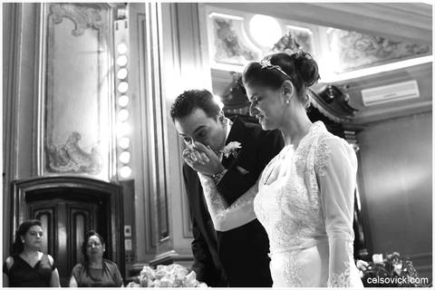 foto aliança Cerimônia de casamento na Capela da PUC em Higianópolis São Paulo'