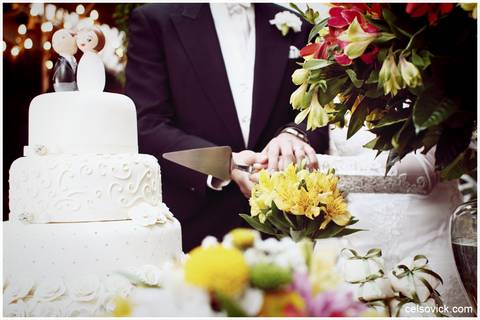 foto corte do bolo Jardim Aurélia no Itaim Bibi em São Paulo, fotografo de casamento em São Paulo'