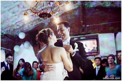 foto dança do casal Jardim Aurélia no Itaim Bibi em São Paulo, fotografo de casamento em São Paulo'
