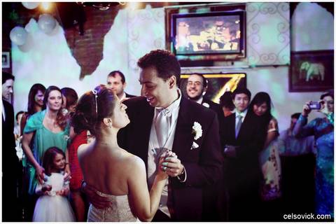 foto dança do casal Jardim Aurélia no Itaim Bibi em São Paulo, fotografo de casamento em São Paulo'