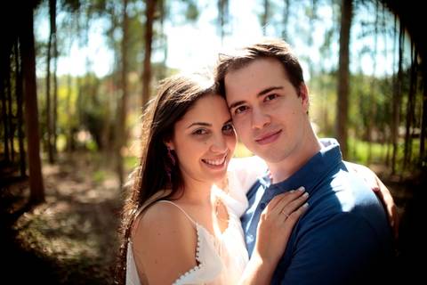 Celso Vick de casal antes do casamento realizado na cidade de Holambra, São Paulo.'