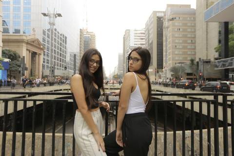 Ensaio fotográfico de Debutantes-15 anos realizado na avenida Paulista CelsoVick fotógrafo debutantes em são paulo
'