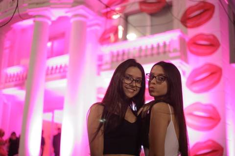Fotos do ensaio de Debutantes-15 anos-XV anos realizado na Avenida Paulista- Fotógrafo Celso Vick-fotógrafo em São Paulo-Abc-Santo-André-São-Caetano-do-Sul'
