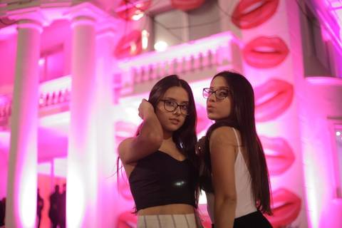 Fotos do ensaio de Debutantes-15 anos-XV anos realizado na Avenida Paulista- Fotógrafo Celso Vick-fotógrafo em São Paulo-Abc-Santo-André-São-Caetano-do-Sul'