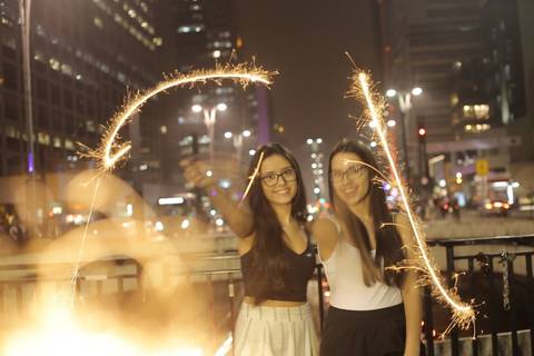 Fotos do ensaio de Debutantes-15 anos-XV anos realizado na Avenida Paulista- Fotógrafo Celso Vick-fotógrafo em São Paulo-Abc-Santo-André-São-Caetano-do-Sul'
