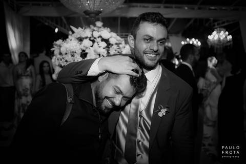noivo com o fotografo'