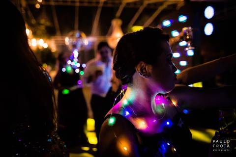 convidados curtem a festa'