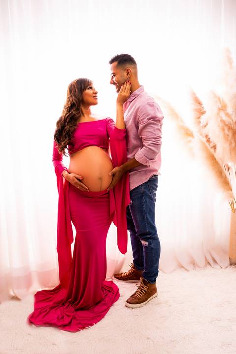 Pose de gestante com marido'
