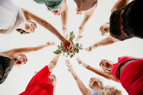 Damas de honor en la boda de Rosario. Fotografía Erika Fayolle'
