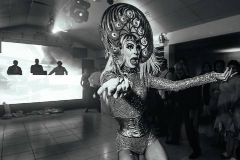 Drag Queen en la boda igualitaria en Rosario. Miuka Undergrownd.'