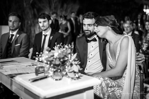 Ceremonia civil en Parada Uno Rosario. Boda. Foto blanco y negro'