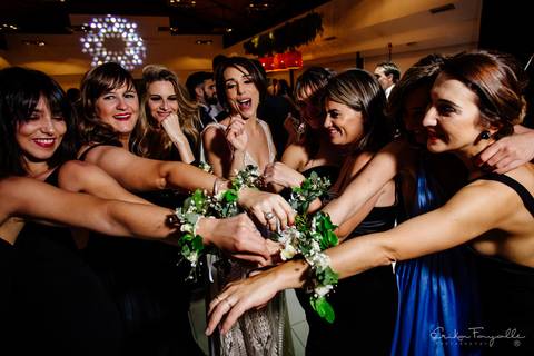 Novia y damas de honor en la boda en Rosario'