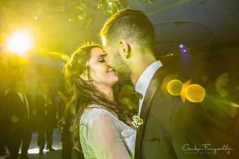 Book de novios en Punta Barranca. Pareja de casamiento en Rosario.'