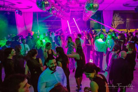 Show con banda en Punta Barranca, Rosario. Fiesta de casamiento.'