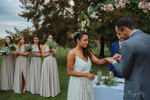 Ceremonia anillos al atardecer en La Plata. Erika Fayolle Fotografía de Bodas en Rosario, Buenos Aires Fotografía'
