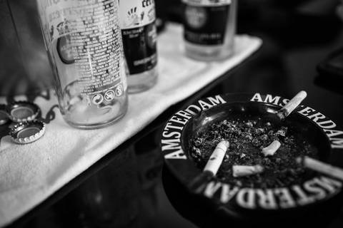 Preparativos de los novios con sus amigos'