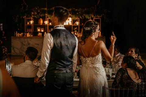 Novios en la ceremonia en Campos de Ibarlucea. Recepción en el salón. Erika Fayolle'