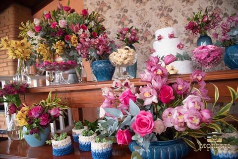 decoração da mesa do bolo'