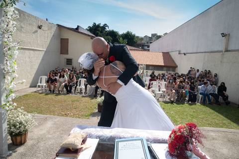 Primeiro beijo de casados'