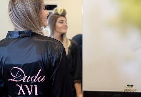 Making off de debutante'