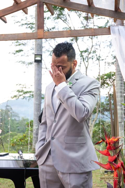 noivo a espera da noiva'