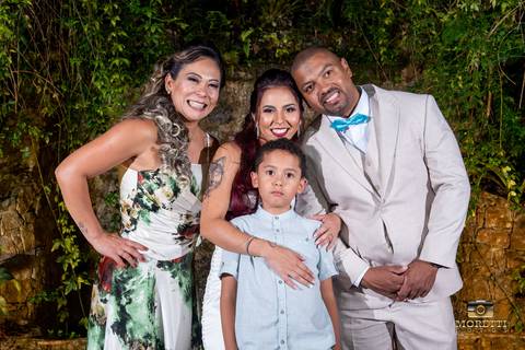 noiva com a família'