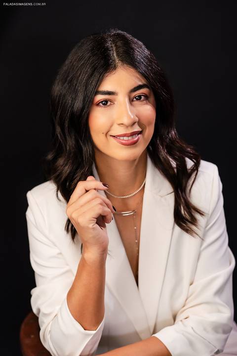 Presença profissional marcante'