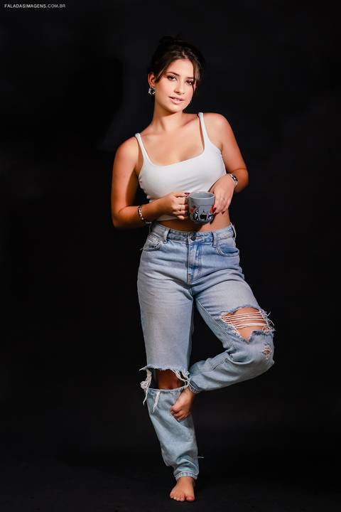 Fotografia feminina em estudio'