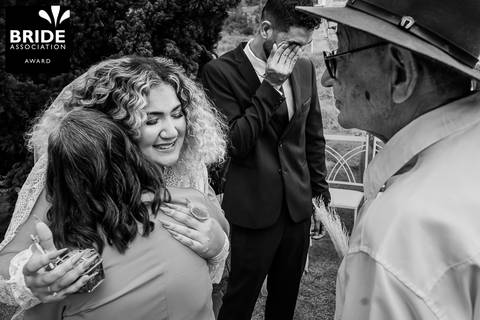 abraços de familiares'