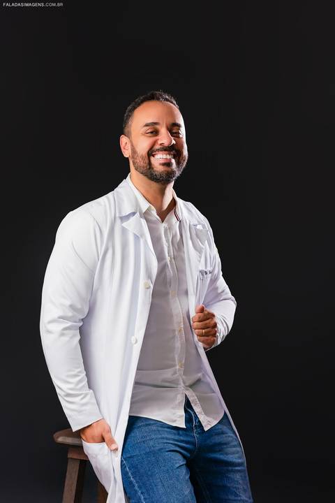 médico de jaleco'