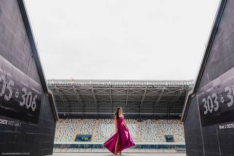 fotografia feminina arena futebol'