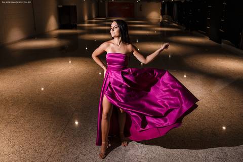 fotografia feminina vestido rosa'