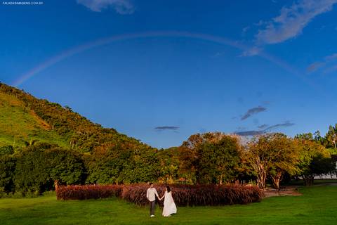 pre casamento com arco iris'