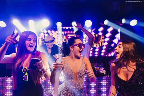 debutante dançando'