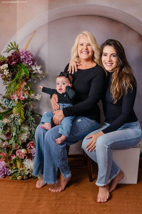 mãe, filha e avó'